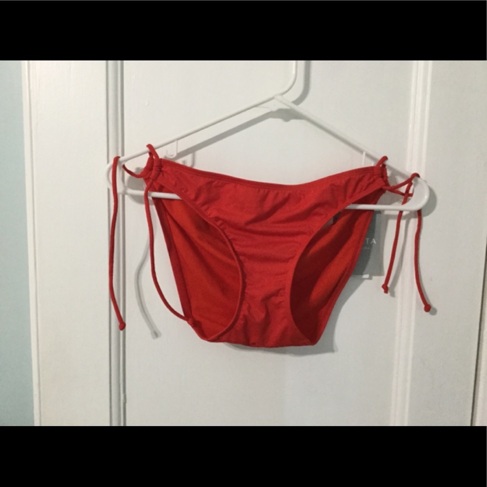 🆕 ❤️Athleta red bikini bottom.